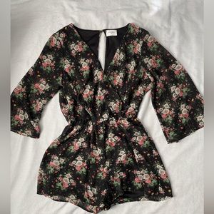 Everly bell sleeve floral romper szM